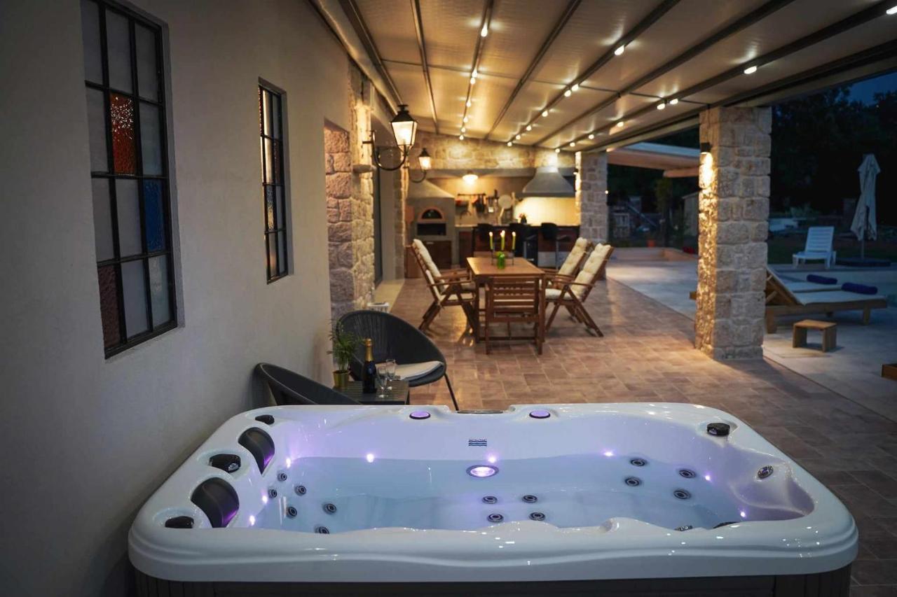 Villa Stratos Corfu -private Pool And Hot Tub *