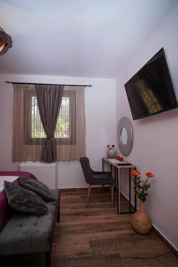 Stratos Corfu -private Pool And Hot Tub Villa *